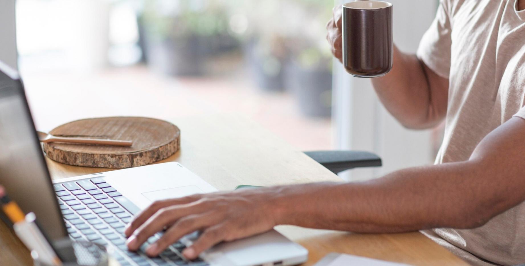 Espace de travail organisé pour la formation financière